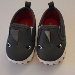 Soft Baby Crib shoes Gray shark Fins 3 to 6  month